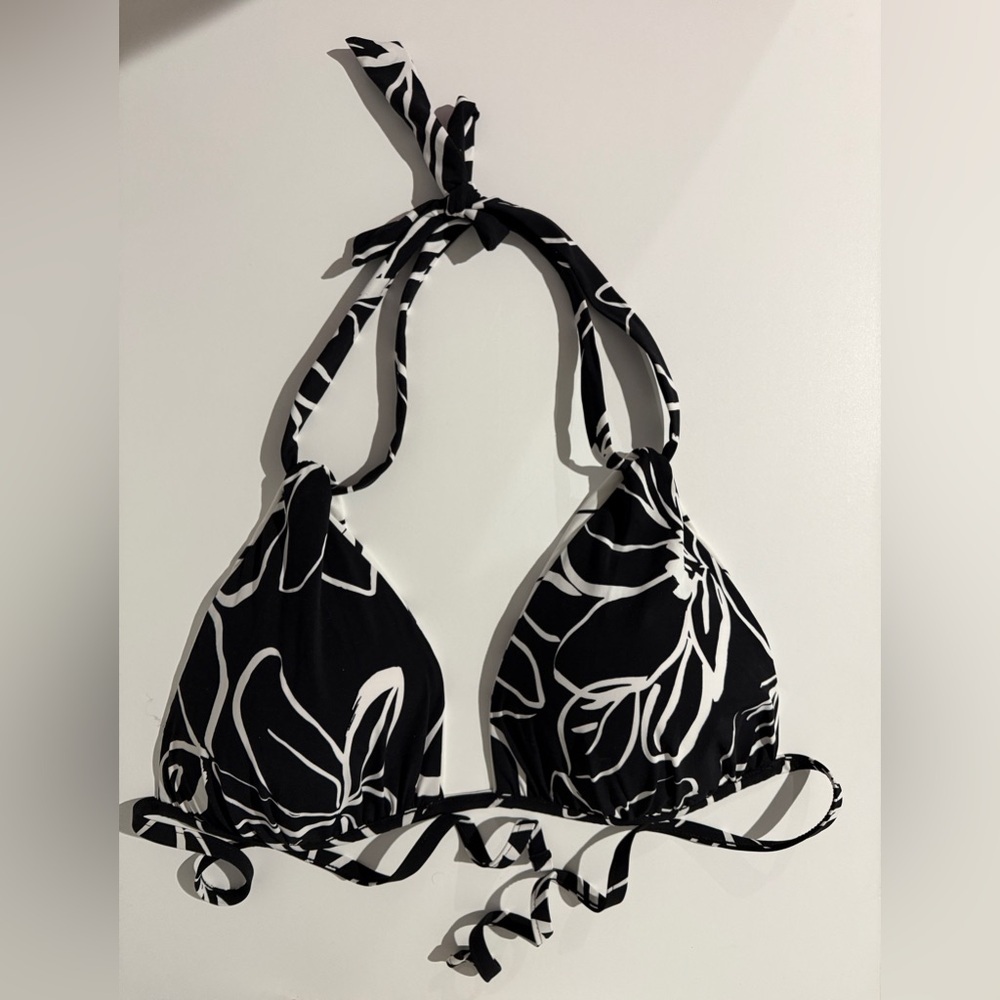 Macy's nwot reversible padded halter black and white size XL